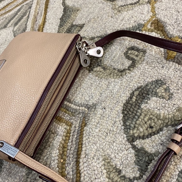 💕 Marc Jacobs leather taupe plum work wear shoulder crossbody bag euc 💕 - Picture 5 of 14